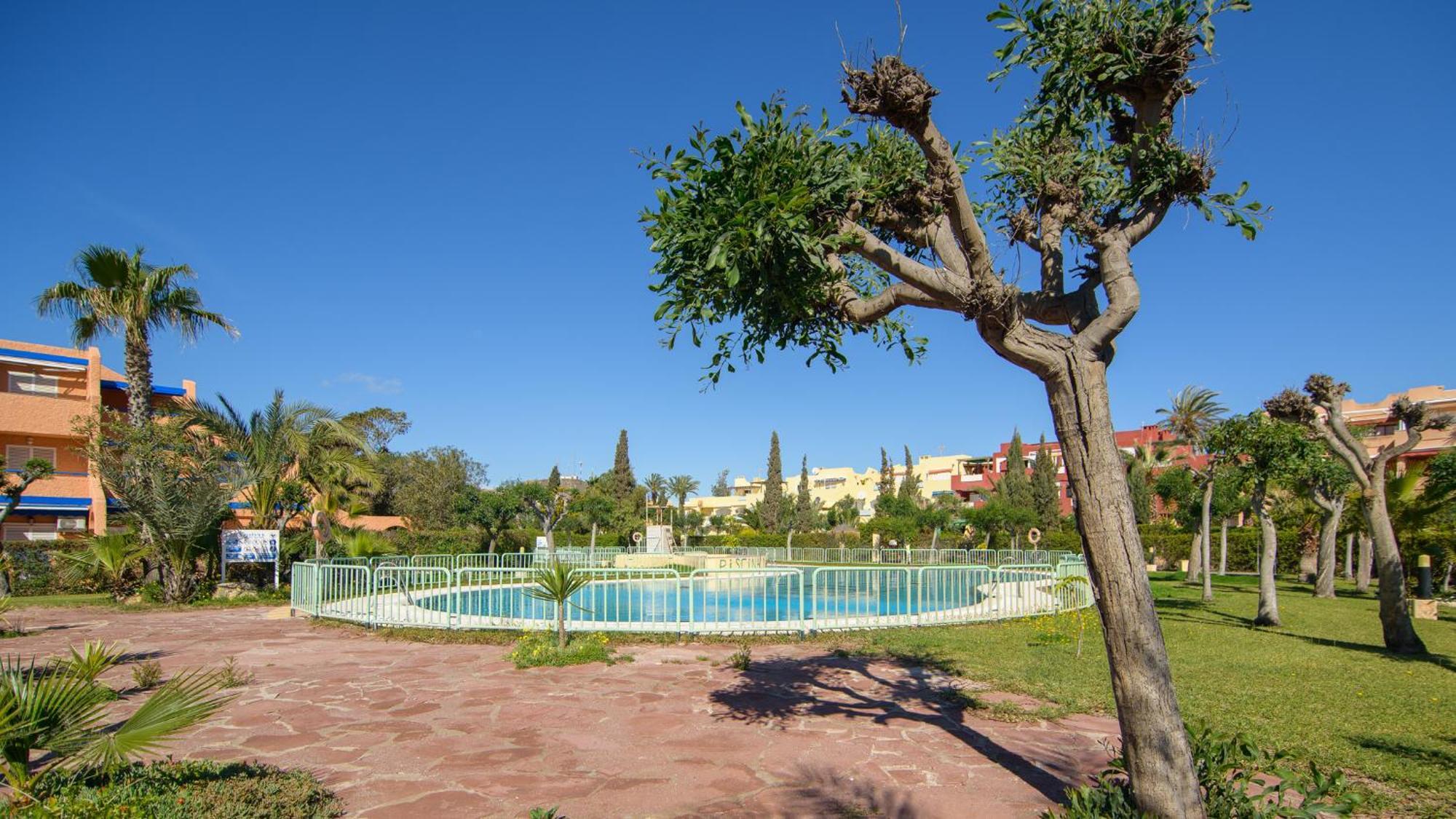 Natura Mediterranea Estudio Naturista Primera Linea Con Piscina Вера Екстериор снимка